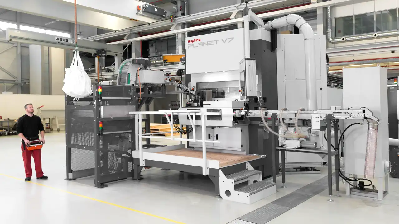 Schleifen und Polieren von Türgriffen Schleifen und Polieren von Türgriffen